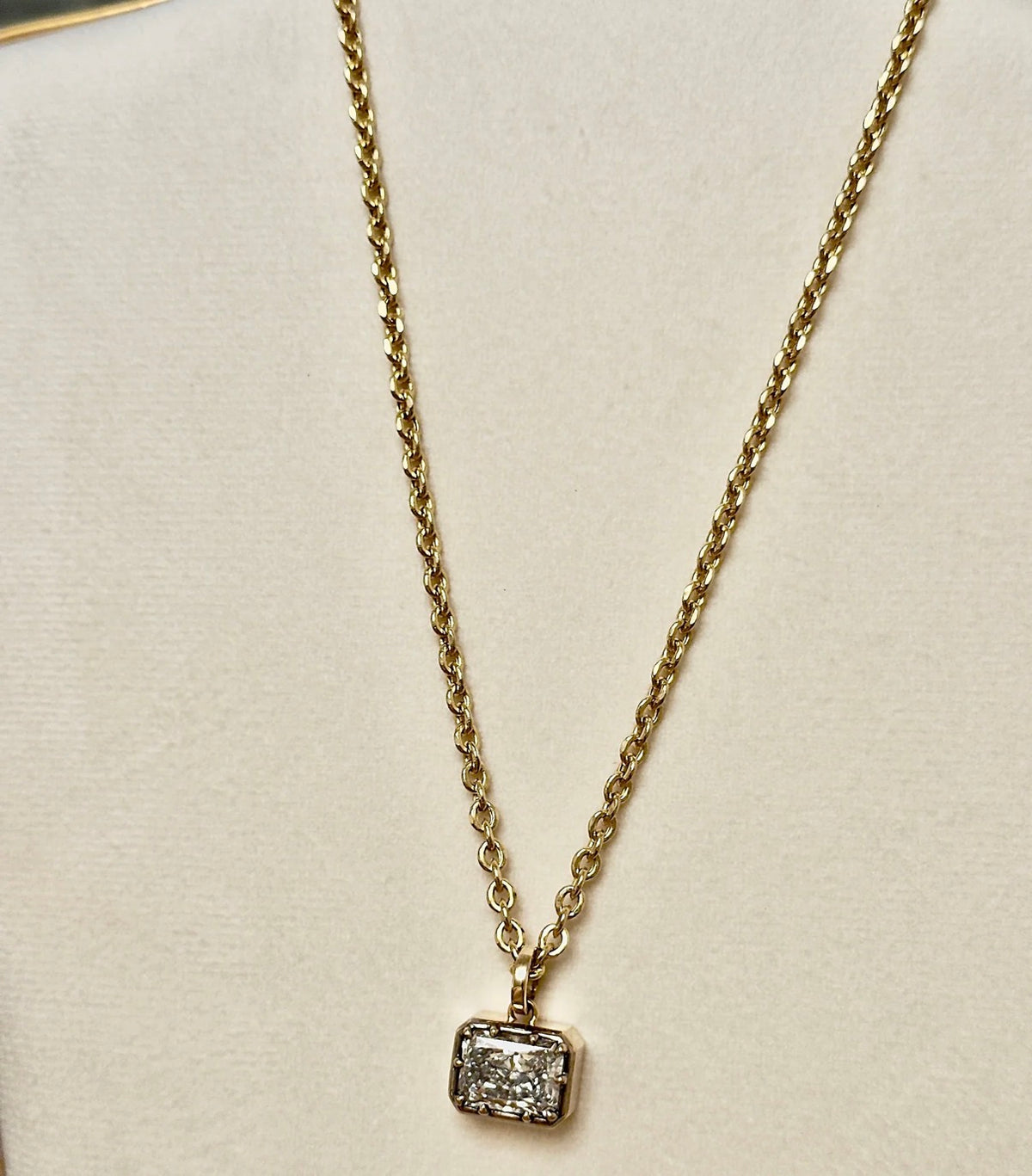 Midnight Radiant Diamond Pendant
